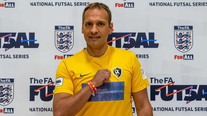 Стилиян Петров поднови състезателната си кариера